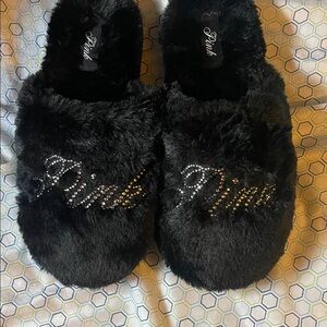 PINK Victoria's Secret Black Fuzzy Slippers